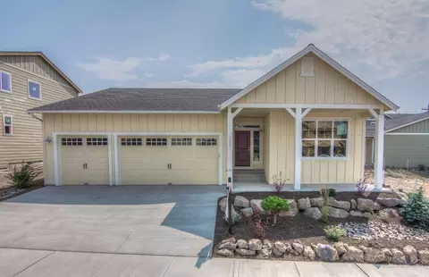 1307 NE Hoover Loop, Bend, OR 97701 photo 1