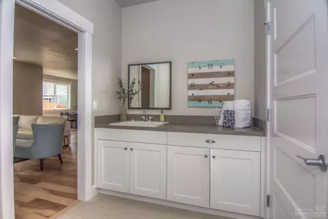 1307 NE Hoover Loop, Bend, OR 97701 photo 12