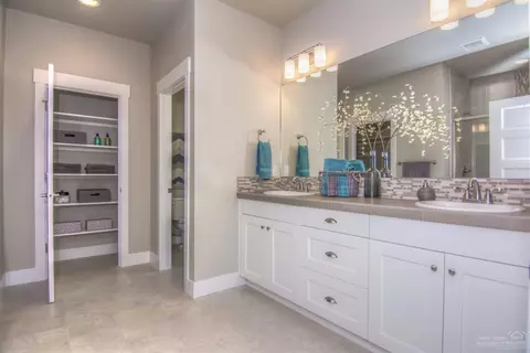 1307 NE Hoover Loop, Bend, OR 97701 photo 15