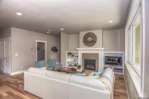 1307 NE Hoover Loop, Bend, OR 97701 photo 10