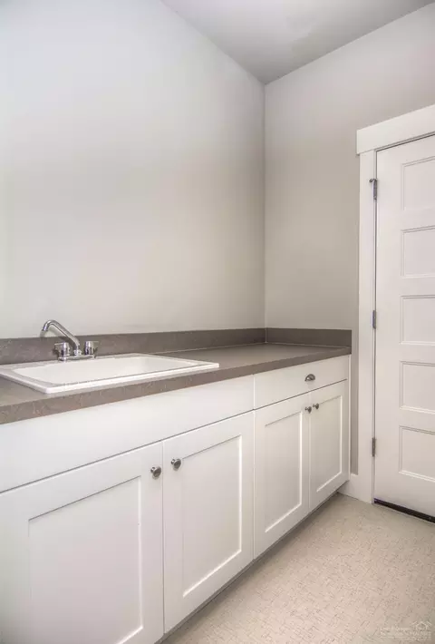 1307 NE Hoover Loop, Bend, OR 97701 photo 20