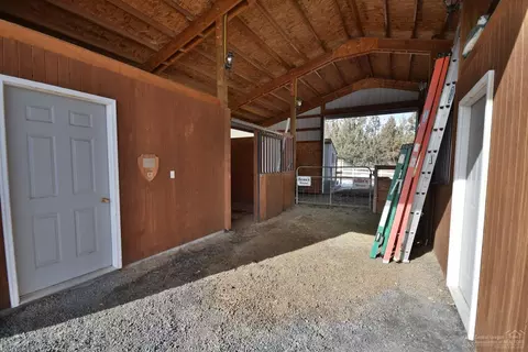 64490 Research Rd, Bend, OR 97703 photo 24