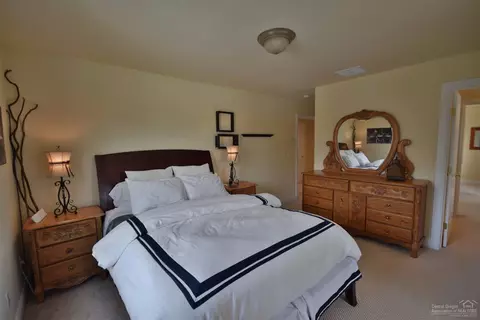 64490 Research Rd, Bend, OR 97703 photo 20