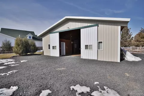 64490 Research Rd, Bend, OR 97703 photo 23