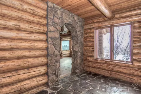 65705 Hwy 20, Bend, OR 97703 photo 3