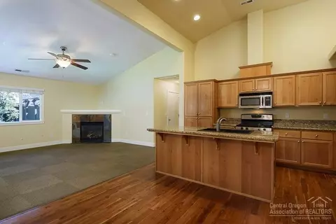 20628 Couples Ln, Bend, OR 97702 photo 4