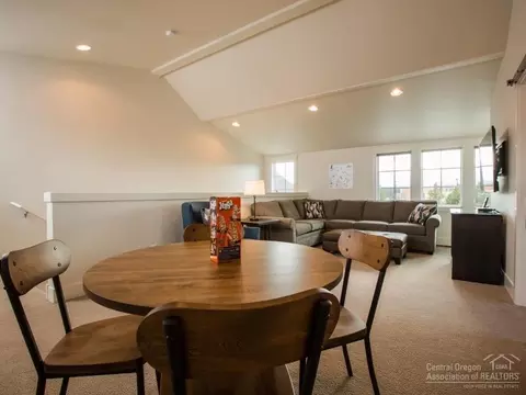 19235 Solomon Dr, Bend, OR 97702 photo 8