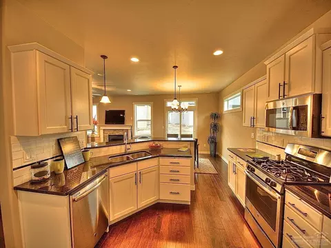 63249 NW Newhall Pl, Bend, OR 97703 photo 11