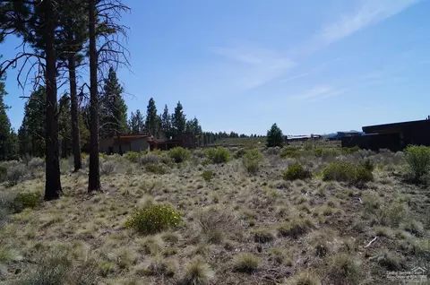 19021 Park Commons Dr, Bend, OR 97703 photo 5