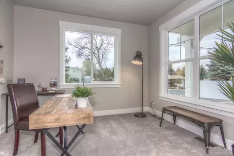 1318 NE Hoover Loop, Bend, OR 97701 photo 6