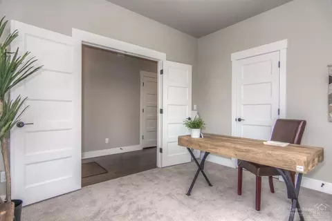 1318 NE Hoover Loop, Bend, OR 97701 photo 7