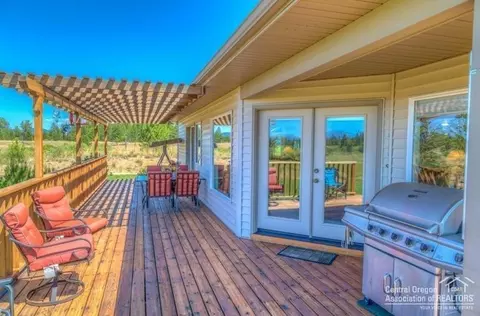 53910 Otter Dr, La Pine, OR 97739 photo 4