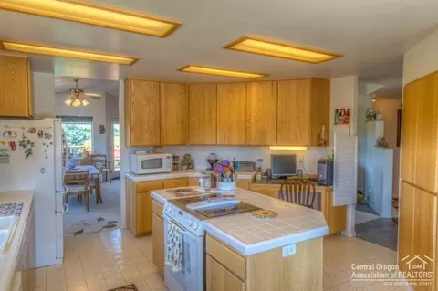 53910 Otter Dr, La Pine, OR 97739 photo 8