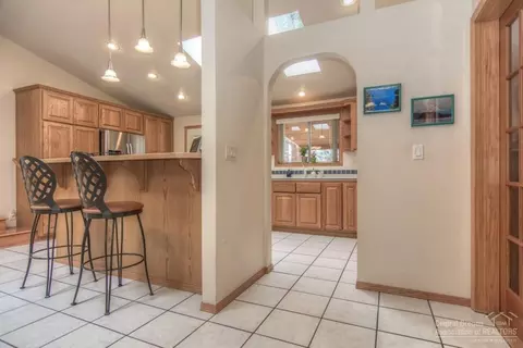 61305 Victory Loop, Bend, OR 97702 photo 4