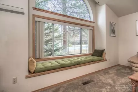 61305 Victory Loop, Bend, OR 97702 photo 11