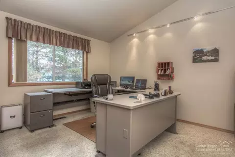 61305 Victory Loop, Bend, OR 97702 photo 15
