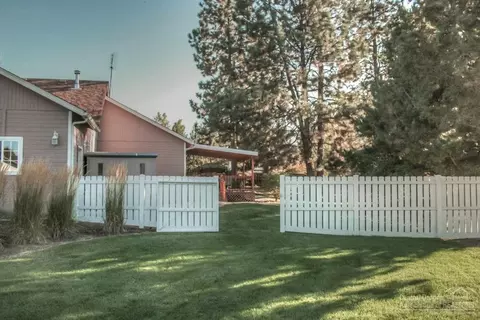 61305 Victory Loop, Bend, OR 97702 photo 23