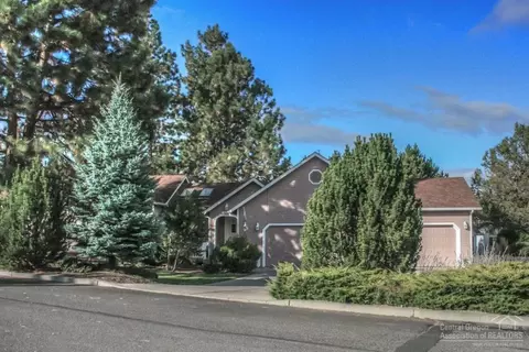 61305 Victory Loop, Bend, OR 97702 photo 1