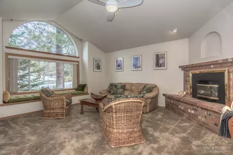 61305 Victory Loop, Bend, OR 97702 photo 12