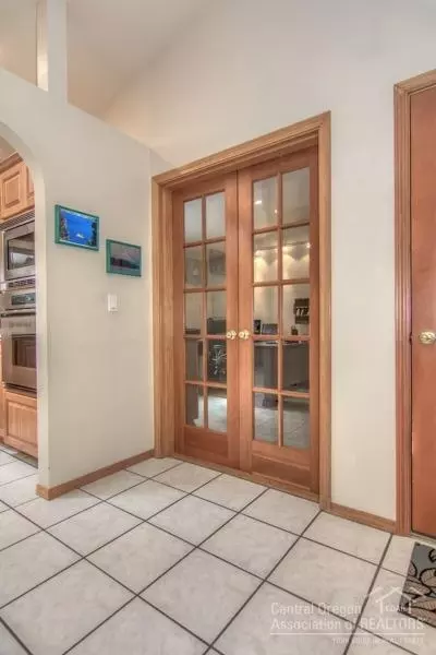 61305 Victory Loop, Bend, OR 97702 photo 14