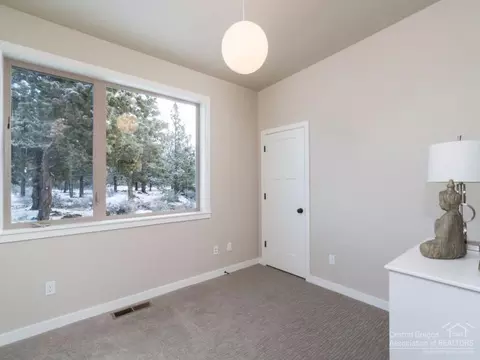 63153 Iner Loop, Bend, OR 97701 photo 9