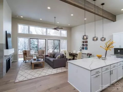 63153 Iner Loop, Bend, OR 97701 photo 1