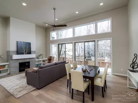 63153 Iner Loop, Bend, OR 97701 photo 3