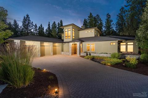 2856 NW Mcdermott Pl, Bend, OR 97703 photo 2