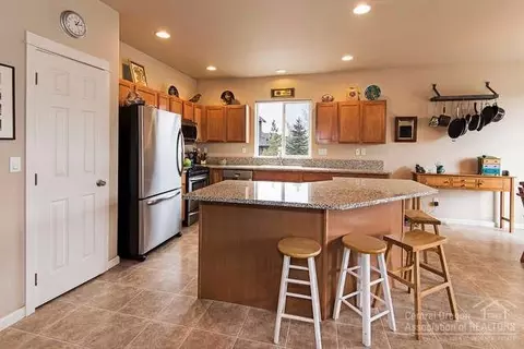 20892 Daniel Duke Way, Bend, OR 97701 photo 3