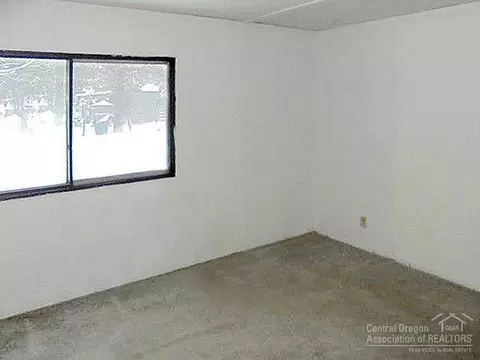 745 Hackett, La Pine, OR 97739 photo 6