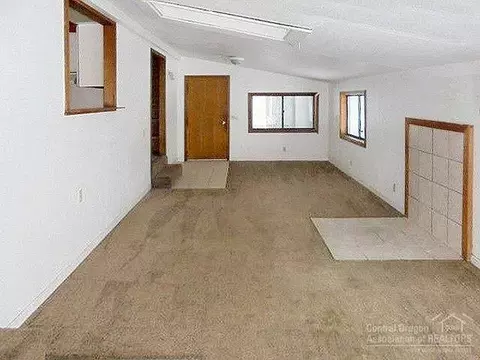 745 Hackett, La Pine, OR 97739 photo 5