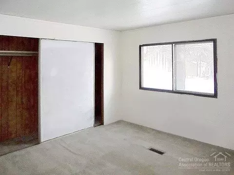 745 Hackett, La Pine, OR 97739 photo 8