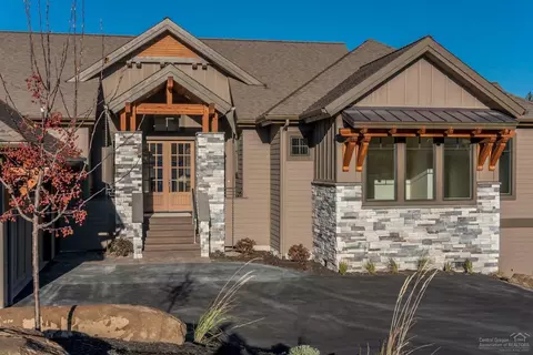 61379 Lost Hollow Loop, Bend, OR 97702 photo 2
