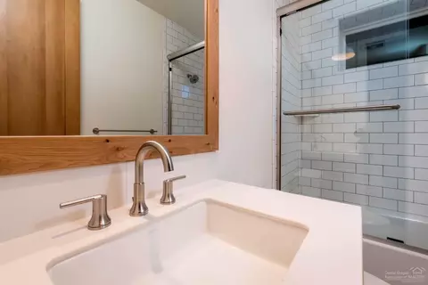 61379 Lost Hollow Loop, Bend, OR 97702 photo 17