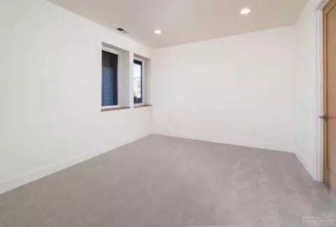 61379 Lost Hollow Loop, Bend, OR 97702 photo 13