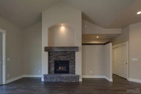 61048 SE Stari Most Loop, Bend, OR 97702 photo 11