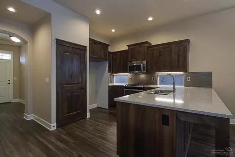 61048 SE Stari Most Loop, Bend, OR 97702 photo 4