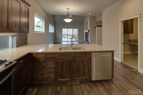 61048 SE Stari Most Loop, Bend, OR 97702 photo 8
