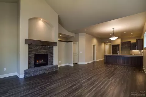 61048 SE Stari Most Loop, Bend, OR 97702 photo 1