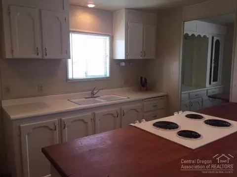 52929 Riverview Dr, La Pine, OR 97739 photo 8