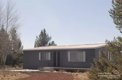 52929 Riverview Dr, La Pine, OR 97739 photo 2
