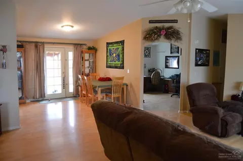649 SW Ruby St, Madras, OR 97741 photo 12