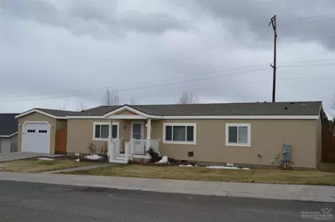 649 SW Ruby St, Madras, OR 97741 photo 1