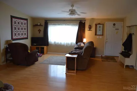 649 SW Ruby St, Madras, OR 97741 photo 7
