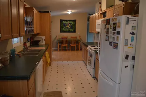 649 SW Ruby St, Madras, OR 97741 photo 11
