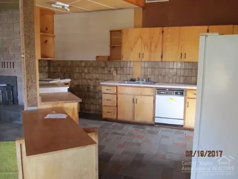 21045 Young Ave, Bend, OR 97703 photo 3