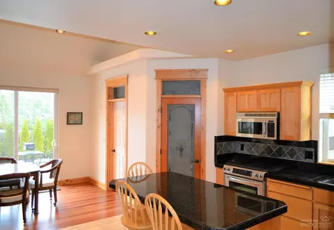 2634 NW Shields Dr, Bend, OR 97703 photo 3