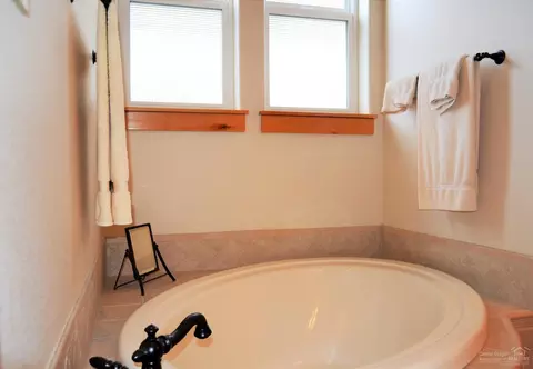 2634 NW Shields Dr, Bend, OR 97703 photo 9