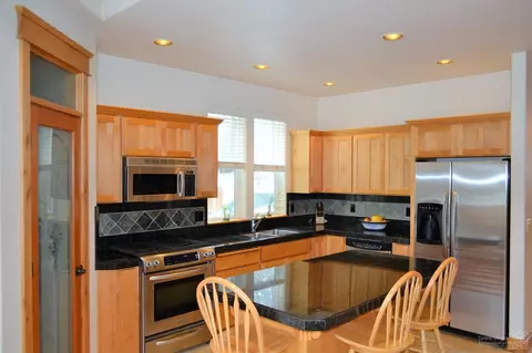 2634 NW Shields Dr, Bend, OR 97703 photo 2