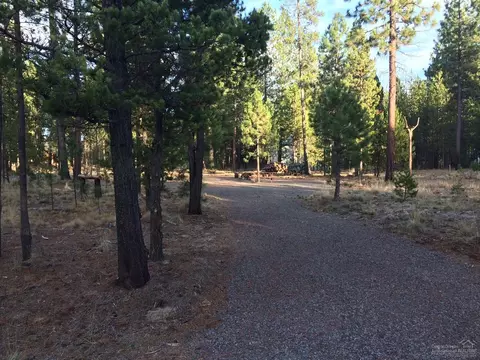 54470 Elk Dr, Bend, OR 97707 photo 9